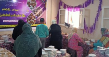 فيها حاجة حلوة.. جيهان فتحت مطبخها للخير مع 10 متطوعين لإطعام الأسر المتعففة