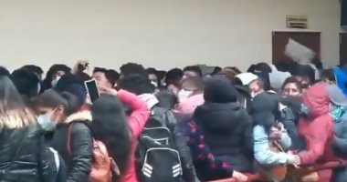 السعودية نيوز | 
                                            تدافع ينتهي بكارثة.. مصرع 5 طلاب سقطوا من الطابق الرابع في جامعة ببوليفيا
                                        