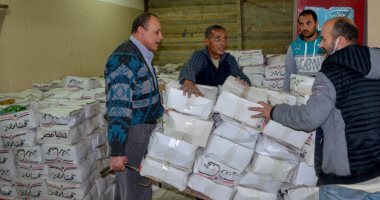 توزيع 500 شنطة مواد غذائية للأسر الأكثر احتياجا بمنطقة الفلكى بالإسكندرية