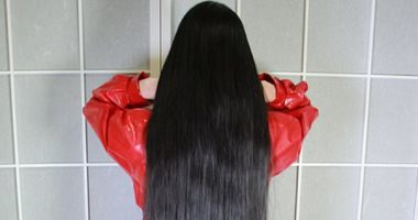 رابونزيل اليابانية.. لم تقص شعرها منذ 15 عاما وطوله يبلغ 6 أقدام و3 بوصات
