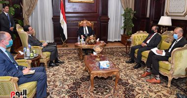 سفير فرنسا بالقاهرة يدعو لإنشاء جمعية صداقة برلمانية بين مجلسى الشيوخ بالبلدين