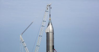 SpaceX تضع صاروخا جديدا لنموذج مركبة المريخ على منصة الإطلاق 