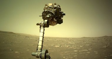 ناسا تشارك صوراً جديدة لمركبتها خلال فحص ذراعها الروبوتية على المريخ