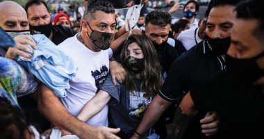 صحيفة أرجنتينية: فوضى فى مسيرة المطالبة بالعدالة لمارادونا.. وبناته ينسحبون