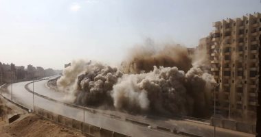 لحظة تفجير عقار فيصل المحترق لحماية المباني المجاورة.. فيديو