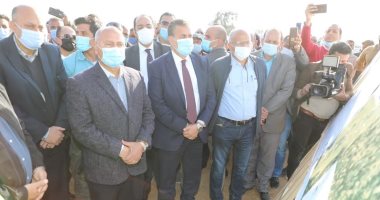 محافظ المنوفية ووزير النقل يتابعان تنفيذ مشروع إحياء خط سكة حديد كفر داود - السادات