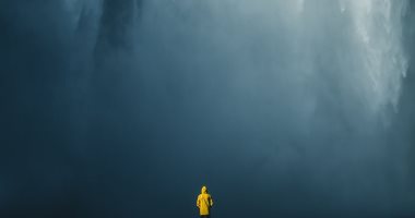 100 صورة عالمية.. "الشلال" الإنسان الضعيف فى مواجهة الطبيعة 