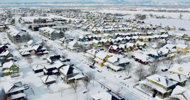 العاصفة "إكسيليا" تضرب الأرقام القياسية فى تساقط الثلوج بأمريكا.. فيديو