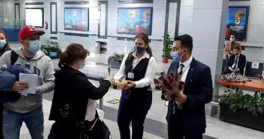 مطار الغردقة يستقبل رحلة سياحية من أوكرانيا تقل 189 راكبا.. صور   