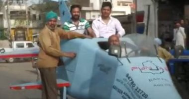 مهندس هندى يصنع سيارة على شكل طائرة "رافال" تجوب الشوارع.. فيديو