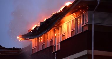 حريق ضخم بمبنى بلدية سودرتاليا فى السويد وإنقاذ 22 شخصا.. فيديو وصور