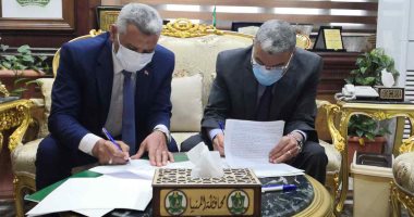 محافظ المنيا يوقع اتفاقا لتطوير مشروع عنابر تربية الدواجن ومصنع الأعلاف