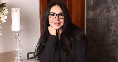 إصابة الكاتبة إنجى علاء بكورونا وتعلق: الموضوع طلع صعب دعواتكم بالشفاء