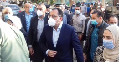 رئيس الوزراء يصل مستشفى سوهاج التعليمى لزيارة مصابى حادث القطارين 