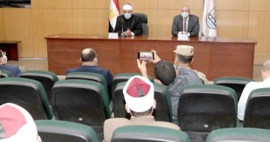 وزير الأوقاف ومحافظ بنى سويف يؤكدان تطبيق إجراءات الوقاية بالمساجد.. فيديو