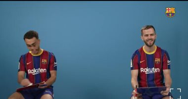 بعيداً عن الملعب.. تحدٍ ساخر بين لاعبي برشلونة عن الأفلام والبكاء.. فيديو