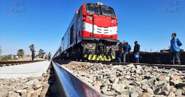 عودة حركة القطارات على السكة الحديد بعد حادث قطارى سوهاج.. فيديو لايف