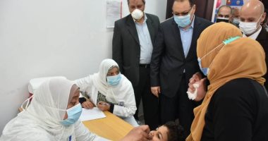 محافظ الشرقية يشهد بدء المرحلة الثانية للتطعيم ضد شلل الأطفال.. صور