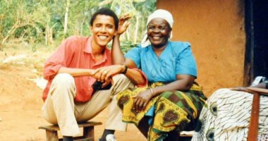 باراك اوباما ينعى جدته بكلمات مؤثرة وصورة نادرة لهما معاً بعد وفاتها صباح اليوم