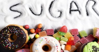 ما عدد ملاعق السكر الموصى بتناولها يوميا والحد الأقصى للرجال والنساء؟