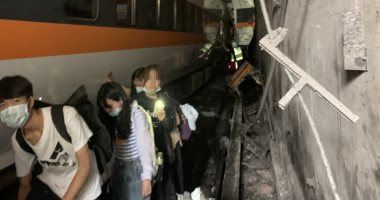 36 قتيلا فى حادث خروج قطار عن القضبان فى تايوان