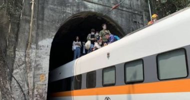 نفق الموت.. قطار تايوان المنكوب يواجه أسوأ كارثة للسكك الحديدية منذ 40 عاما