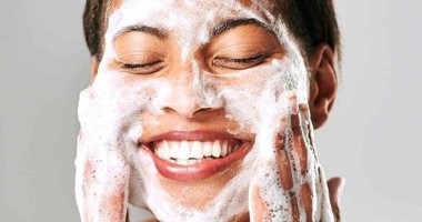 Skin care mistakes.. 4 daily habits that cause acne and 4 tips to treat them
