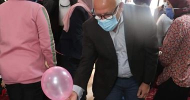 محافظة بورسعيد تصرف 20 ألف جنيه للعاملين بـ"تحسين الصحة" للأيتام.. صور