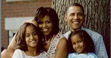 ميشيل أوباما تحتفل بعيد الفصح بصورة مع عائلتها من دولاب الذكريات