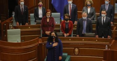 برلمان كوسوفو ينتخب فيوسا عثماني رئيسة جديدة للإقليم.. صور