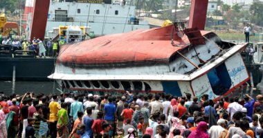 إنقاذ 82 شخصا إثر حادث تصادم عبارتين فى الهند
