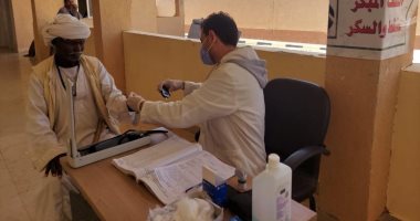الكشف على 432 مواطنا ضمن قافلة طبية بمبادرة حياة كريمة جنوب البحر الأحمر