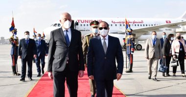 الرئيس السيسي يستقبل نظيره التونسى قيس سعيد بمطار القاهرة الدولى