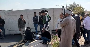 إصابة 17 شخصا فى انقلاب أتوبيس وردية بمدينة العاشر من رمضان.. صور