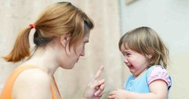 عاقبيه من غير عنف.. 6 نصائح لتعديل سلوك طفلك بشكل صحيح