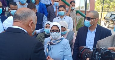 وزيرة الصحة تطمئن على توافر الأسرة الشاغرة بمستشفى قفط لاستقبال المرضى