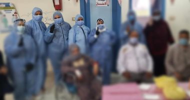 أطباء مستشفى السنطة يحتفلون مع مرضى كورونا بشهر رمضان المبارك