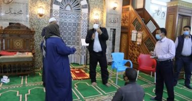 محافظ الوادى الجديد: إغلاق مسجد بالخارجة لعدم الالتزام بالإجراءات الاحترازية
