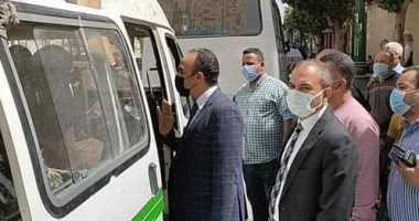 نائب محافظ المنيا يتابع الإجراءات بعدد من مواقف السيارات ووسائل النقل العام