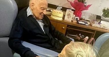 75 سنة جواز.. زوجان بريطانيان يحتفلان بعيد ميلادهما الـ 100 "صور"