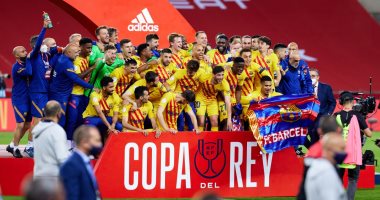 ريال مدريد يهنى برشلونة بلقب كأس ملك إسبانيا: فوزكم مستحق
