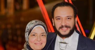 نجوم الفن يقدمون التعازى لأحمد خالد صالح لوفاة والدته: "ربنا يصبرك على فراقها" 