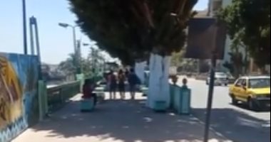 ارتفاع طفيف فى درجات الحرارة ومواطنون يستظلون بأشجار كورنيش النيل بأسيوط.. فيديو