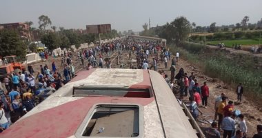 السكة الحديد تكشف تفاصيل حادث قطار طوخ ..4 عربات سقطت بمدخل محطة سندنهور