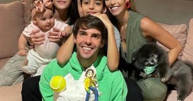 كاكا يحتفل بعيد ميلاده الـ39 بـ"تورته" عليها علم البرازيل ولحظات مع أسرته
