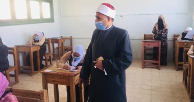 رئيس المنطقة الأزهرية بالبحر الأحمر يتابع امتحانات شهر أبريل بمعاهد الغردقة