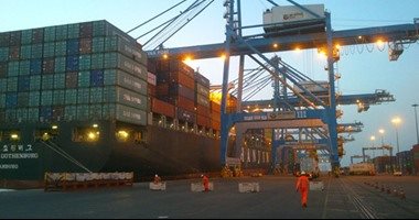شاهد أعمال تطوير ميناء السخنة لجعل مصر مركز عالمى للتجارة