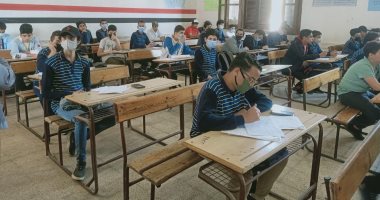 25 ألف طالب يؤدون امتحانات الإعدادية بأسوان وسط الإجراءات الاحترازية اليوم