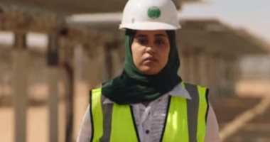 زينب رمضان فتاة تحدت الظروف للالتحاق بالعمل فى مشروع الطاقة الشمسية بأسوان