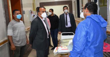 محافظ المنيا: دعم مستشفيات الحميات والصدر بـ 135 سرير رعاية .. صور